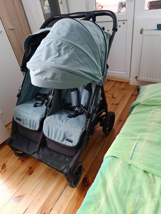 Количка за близнаци