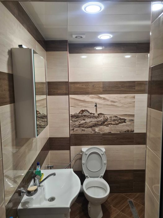 Отдава двустаен апартамент в центъра на Хасково