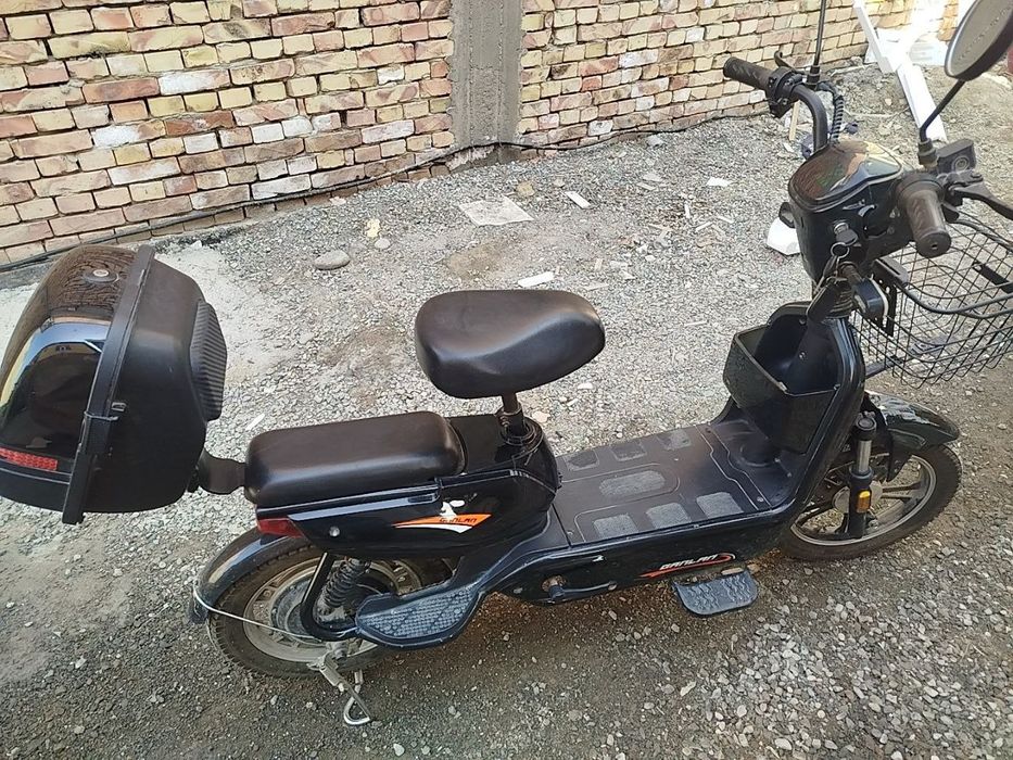 Skuter sotiladi surochni