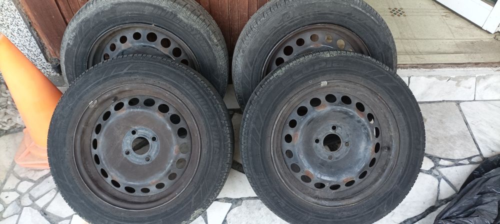 Гуми с джанти Bridgestone