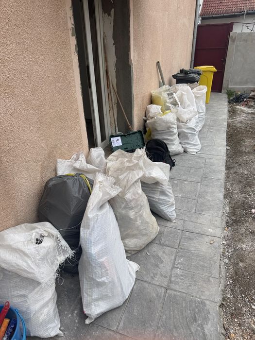 Debarasari moloz, mobilă etc non stop