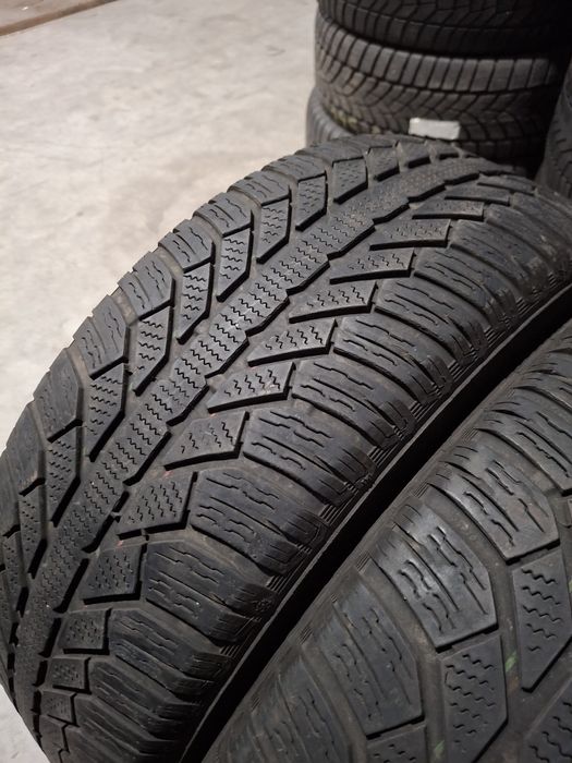 2 Anvelopele de iarnă 215 60 r16  Semperit