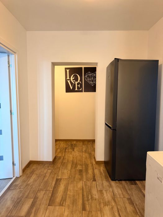 Apartament 2 camere de închiriat – Malu Roșu, Aleea Școli  Se oferă spre închiriere apartament cu 2 camere, 55 mp cu balcon inclus.