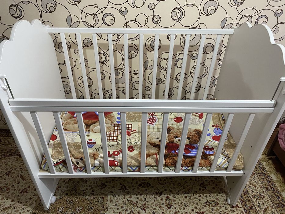 Продам детскую кроватку