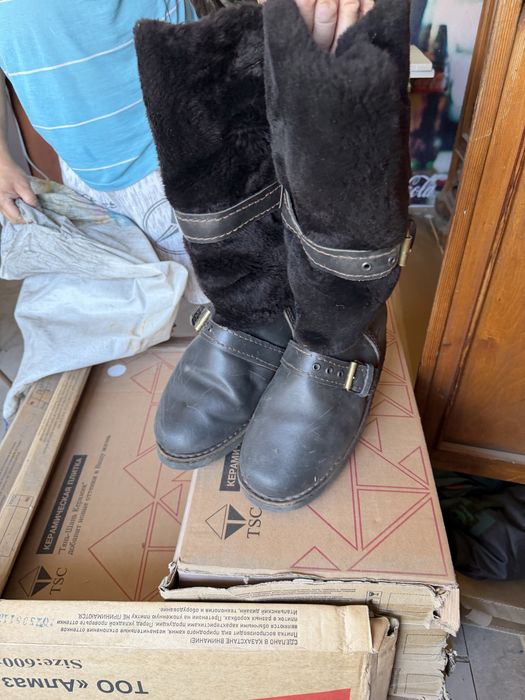 Продам очень теплую мужскую сапоги