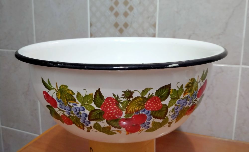 Чаша эмалированная (советская)