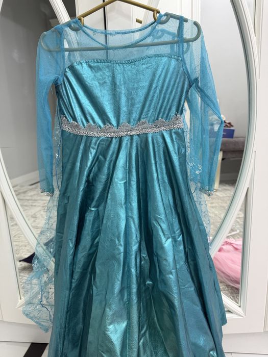 Продам детские платья от 4 лет до 7