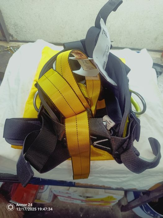 Сбруя Petzl Navaho C71