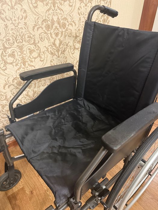 инвалидная коляска