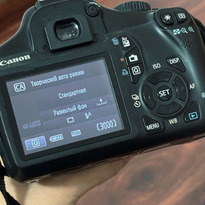 Продам Canon 1100D