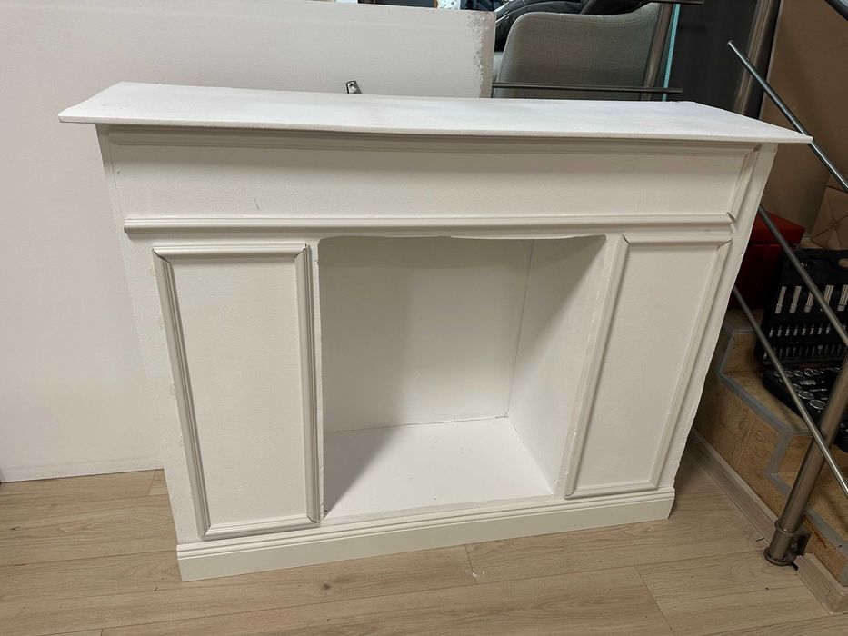 Декоративна камина за студийни снимки – здрава конструкция