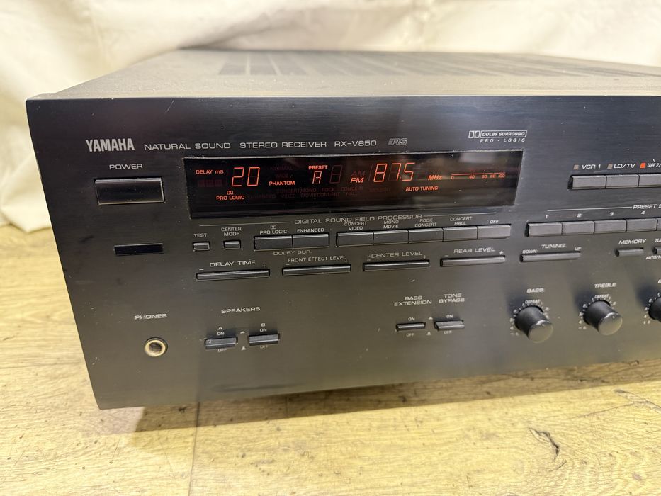 Yamaha RX-V850 resiver