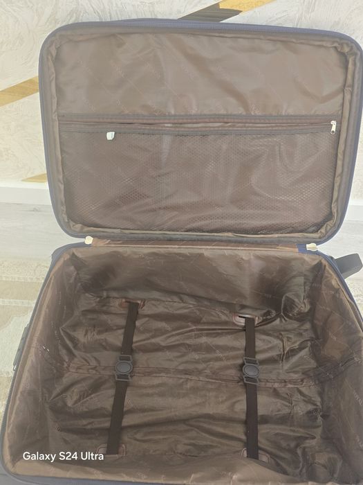 Чемодан для поездок, размер M