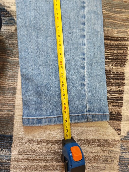 De vânzare blugi Mc Neal