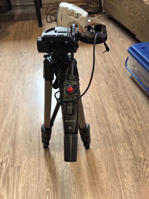 Статив за фотоапарат и камера