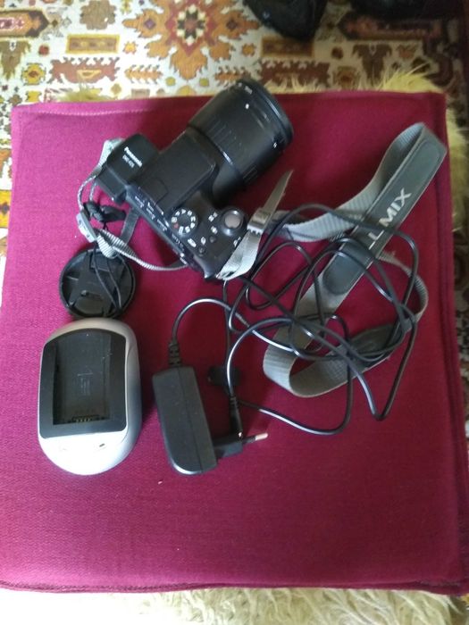 Продавам цифров фотоапарат Panasonic Lumix DMC - FZ 5