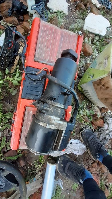 Vând elemente caroserie mercedes a class 1,7 crdi