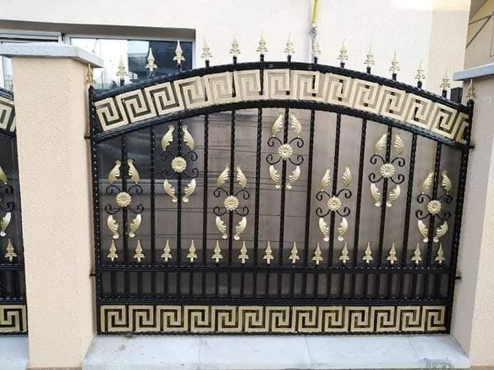 Porți, panouri de gard, balustrade din fier forjat.
