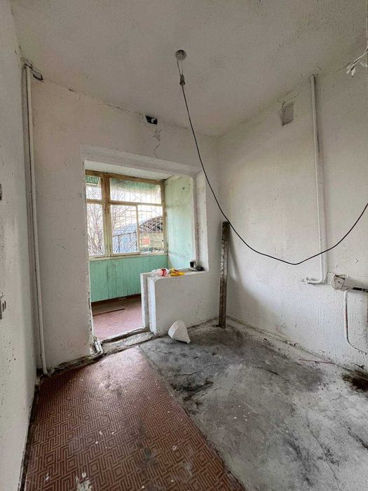 Продаётся квартира 2 ком 1 этаж рядом метро Туркистон ориентир Арбат