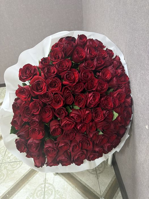 Цветы , очень много , штук 60-100