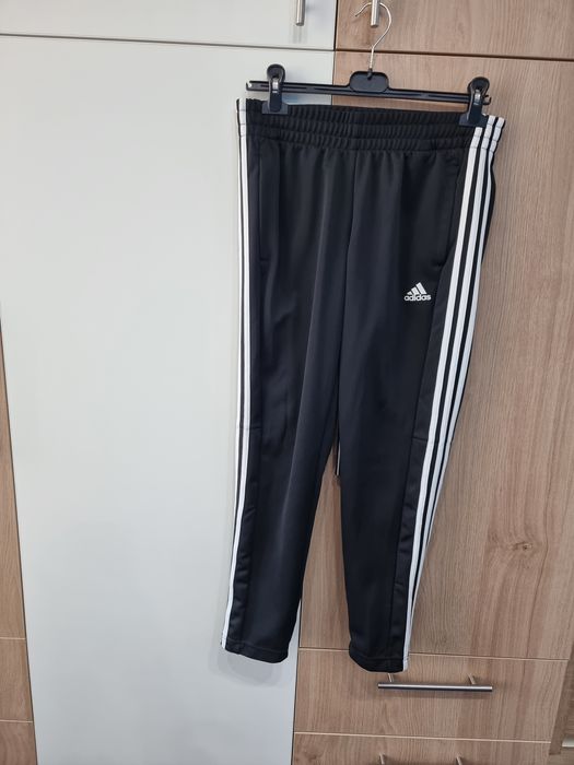 Дамски анцунг адидас