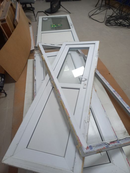 Пластиковые двери б/у