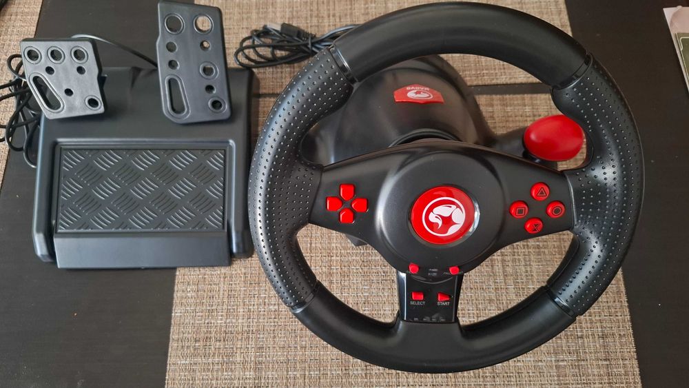 Продавам гейминг волан с педали Marvo Scorpion