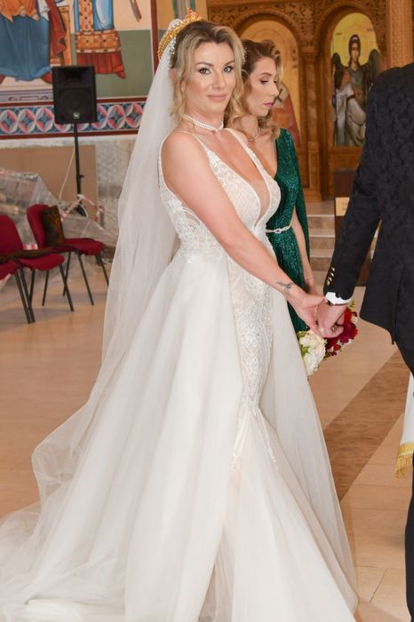 Vând rochie de mireasă cu trenă detașabilă de la Natalia Vasiliev