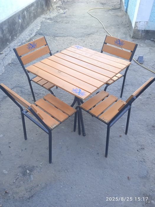 Продам стол стульями