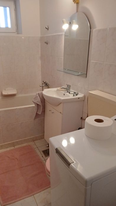 Inchiriez apartament cu 2 camere