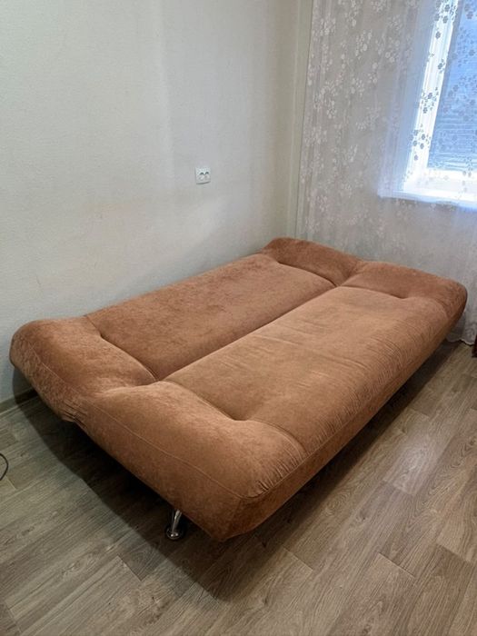 Продам диван в хорошем состоянии