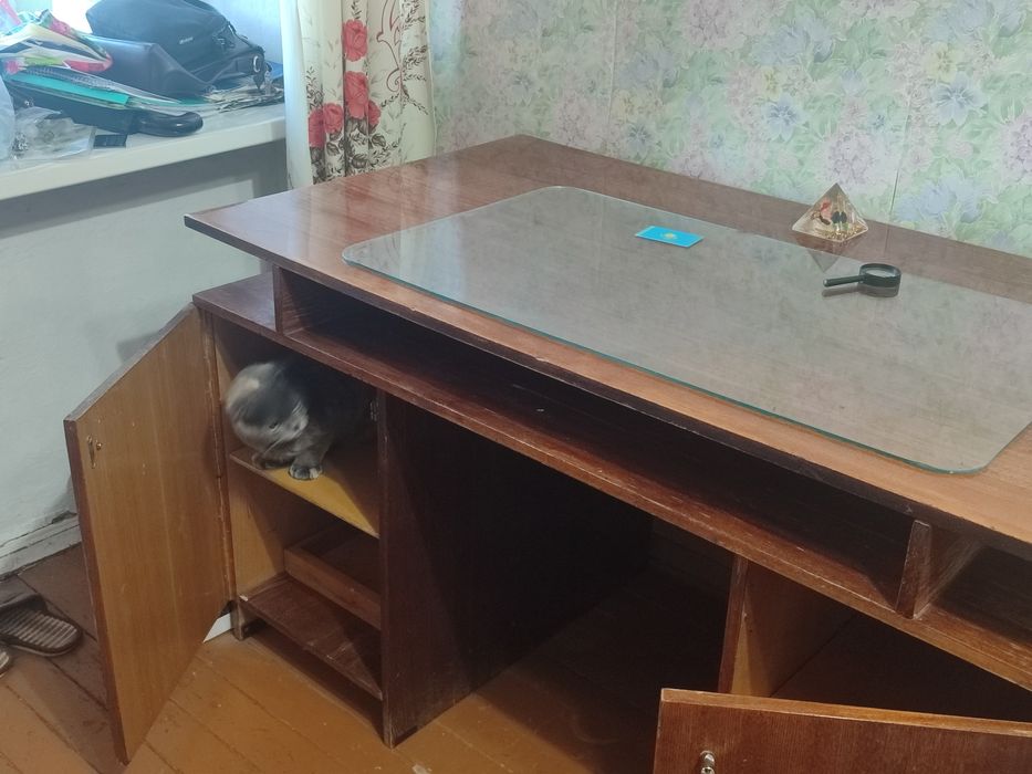 Стол письменный рабочий