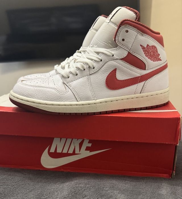 Nike  Air Jordan 1