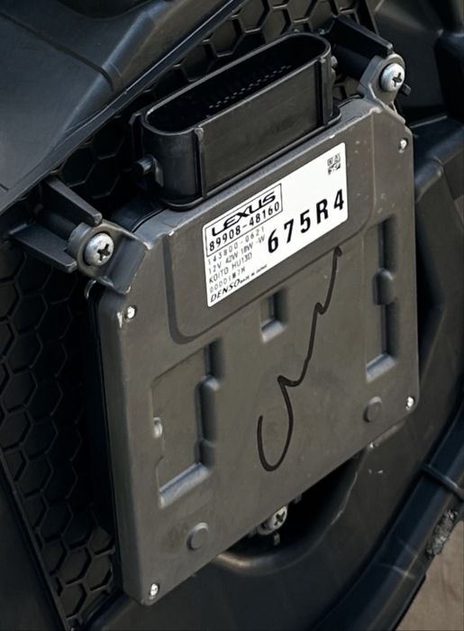 Фара Lexus ES и RX