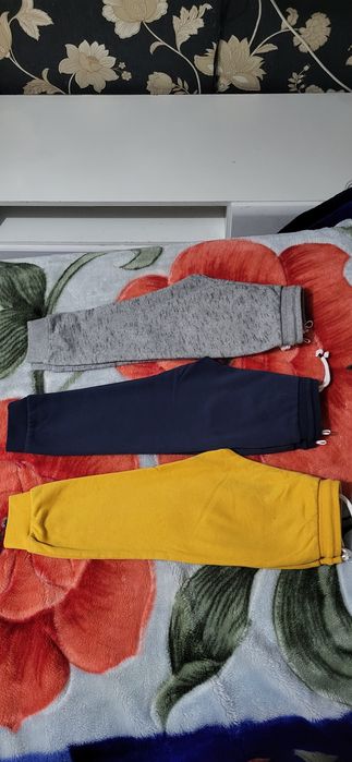 Set pantaloni C&A mărimea 98