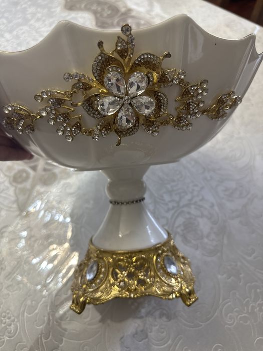 Продам фруктовницы 2 штуки