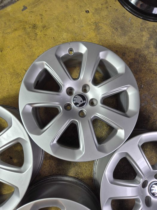 4 Jante Aliaj 5x112 17'' OEM AUDI A3 A4 A5 A6 A7 Q3 Q5 / VW Golf Passat Touran Caddy Tiguan / Skoda Octavia Yeti Karoq Kodiaq !