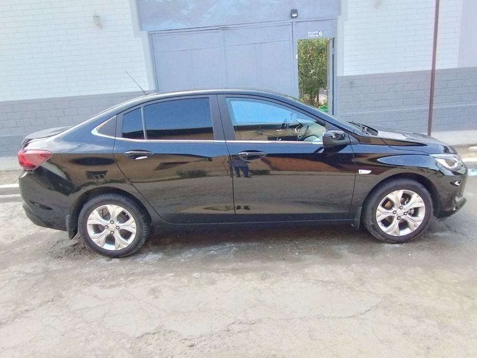 Chevrolet onix primer plus