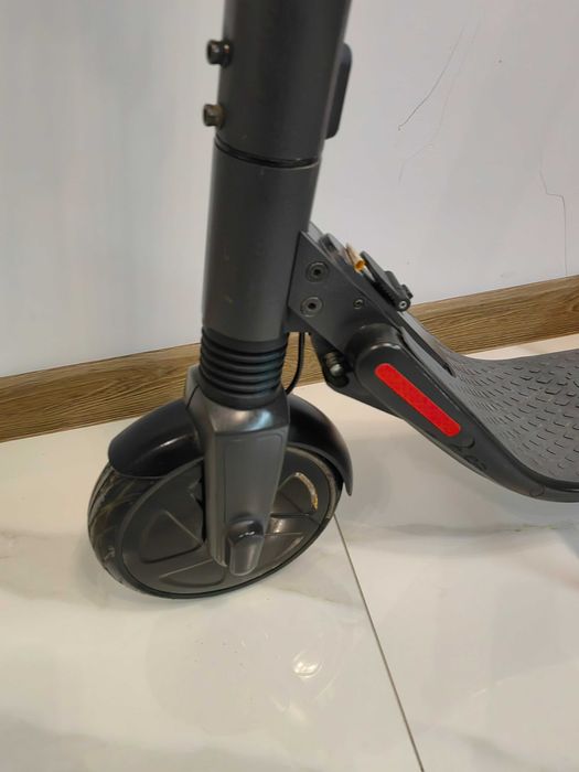 Ninebot ES2 електрическа тротинетка