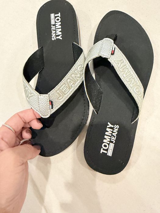 Чехли Tommy Hilfiger