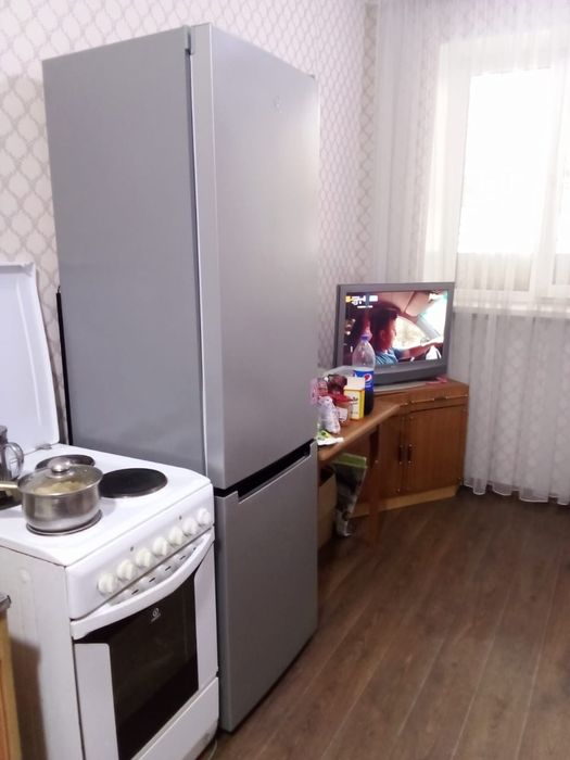 Холодильник "Индезит" 2х камерный