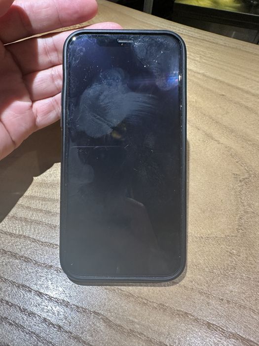 Айфон  12 обычный