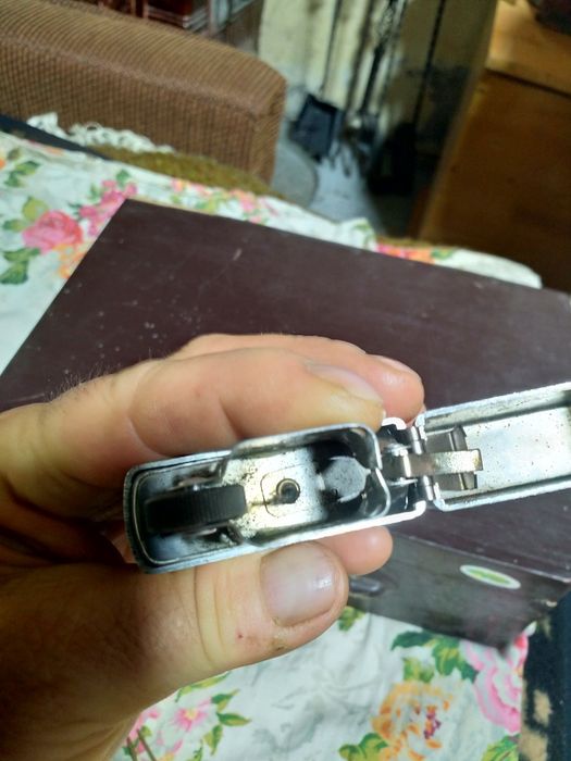 Bricheta pe benzina .