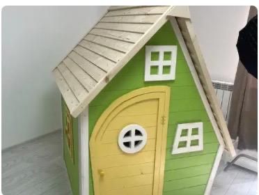 Casuta din lemn pentru curte, copii