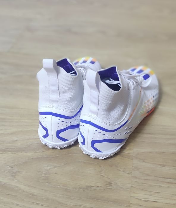 Продам футбольные бутсы