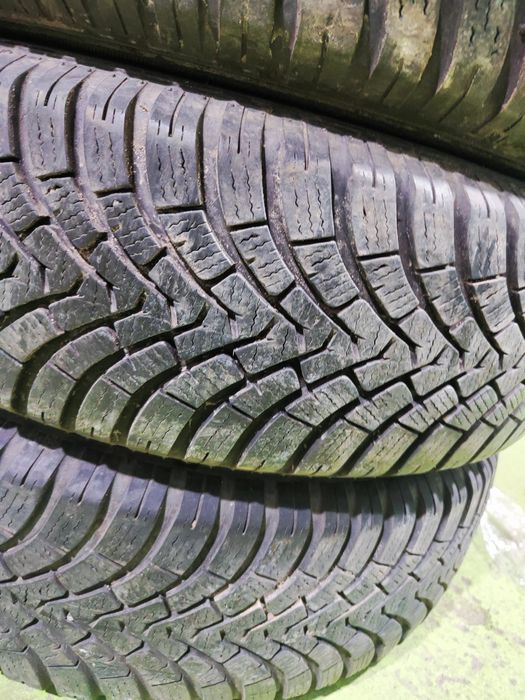 4 бр зимни 215/70/16 Falken