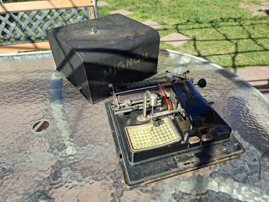 Masina des scris veche AEG MIGNON