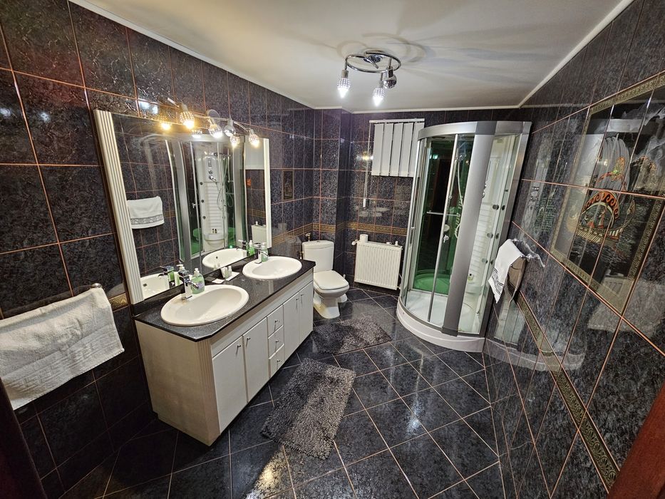 OCUPAT DE REVELION! Cazare Predeal! De închiriat vila întreagă!