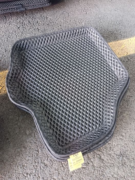 Лабо Polik Labo va Damas oldiga faqat yangi polik