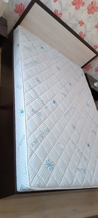 Спалня с матрак 140/200